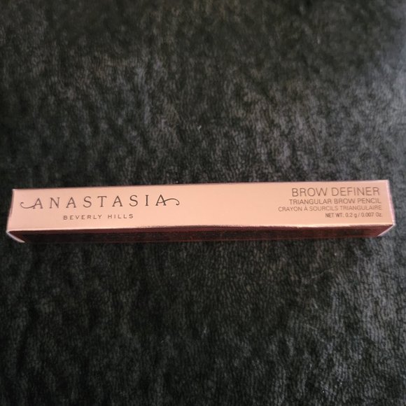 Anastasia Beverly Hills Brow Define in Taupe - Picture 3 of 4